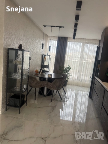 Луксозен Апартамент 180м2 , снимка 2 - Апартаменти - 45539044