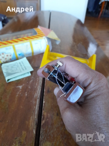 Стара ръчна шевна машина The Midget, снимка 8 - Антикварни и старинни предмети - 51513505