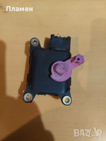 Моторче клапа парно за VW Golf 4, Bora, Passat, снимка 2 - Части - 51271127