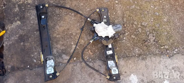 Стъклоповдигач предна лява врата Ford Focus III