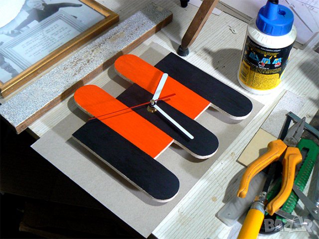 Продавам ръчно изработен стенен часовник., снимка 2 - Стенни часовници - 36977164