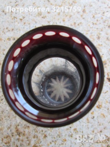 Малка Кристална ваза ,червен кристал, снимка 3 - Декорация за дома - 36948237