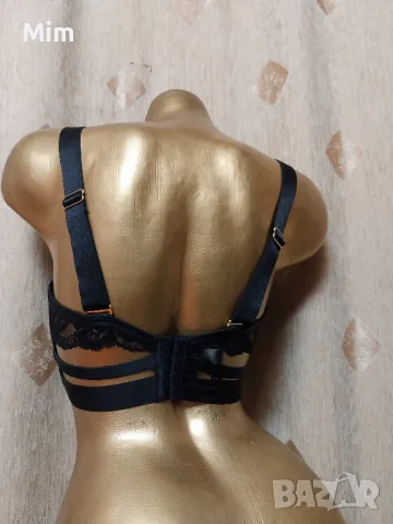 Hunkemoller 75 E Черен сутиен от кожа и дантела , снимка 4 - Бельо - 49252087