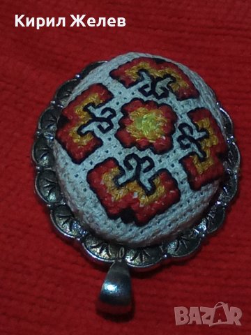 СТАР ПОСРЕБРЕН МЕДАЛЬОН с РЪЧНА ШЕВИЦА ЕТНОГРАФСКИ СТИЛ УНИКАТ МАЙСТОРСКА РЯДКА РАБОТА ПЕНДАНТ 26449, снимка 6 - Антикварни и старинни предмети - 34883959