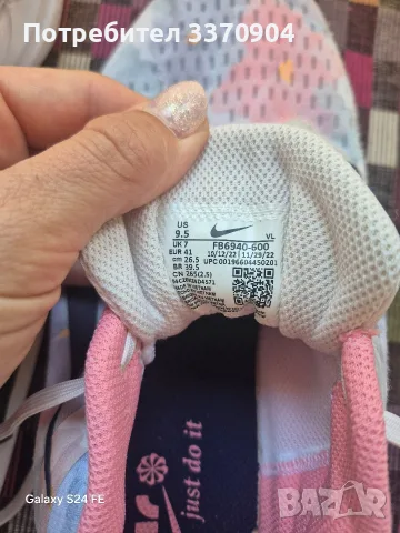 Маратонки NIKE, 41 номер, отлично състояние, снимка 2 - Маратонки - 55796388