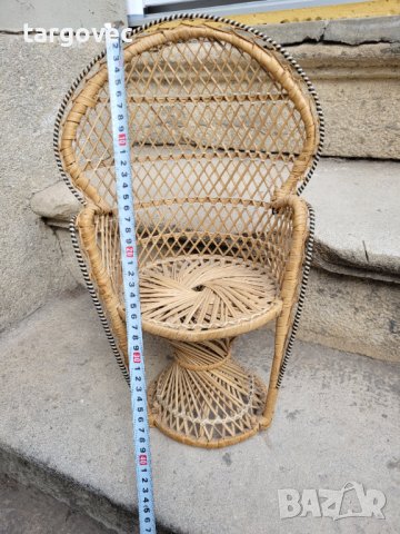 Кукленски Паунов стол