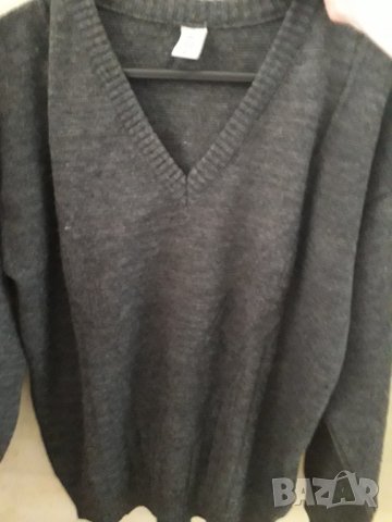 Нов мъжки пуловер шпиц тъмносив размер L-XL, снимка 2 - Пуловери - 29907674