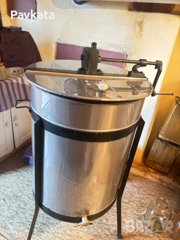 Центрофуга за мед