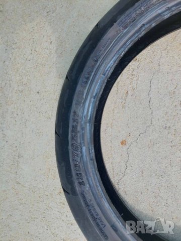 Предна гума Dunlop за мотор 120/70/ZR17 , снимка 2 - Гуми и джанти - 37766814