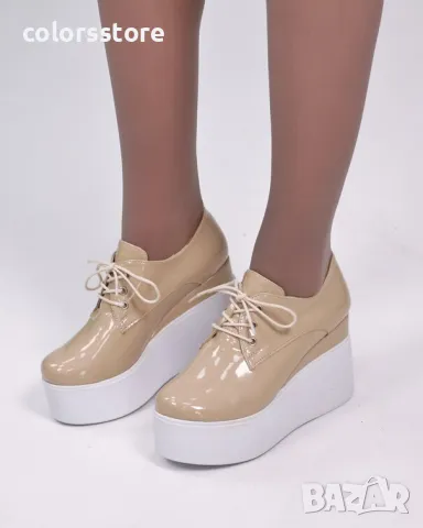 Обувки на платформа - бежов лак с бяло ходило - 120K, снимка 2 - Дамски ежедневни обувки - 49909560