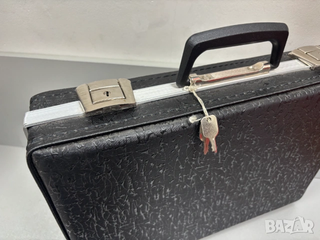НОВ! Твърд Ретро Дипломатически Куфар , снимка 3 - Куфари - 54090024