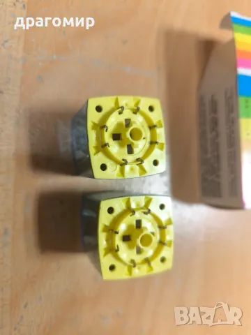 POLAROID FLASHCUBES , снимка 5 - Светкавици, студийно осветление - 48066168