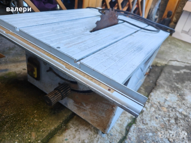 настолен немски циркуляр с крака в добро състояние, снимка 4 - Други инструменти - 52412627