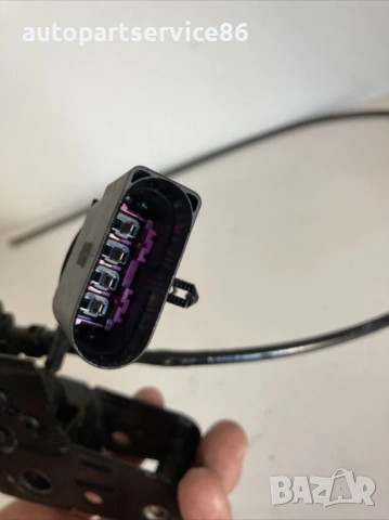 Заключване/щипка на преден капак за Volkswagen Touareg 2.5 Tdi (2005) 7L0823509A, снимка 2 - Части - 54165361