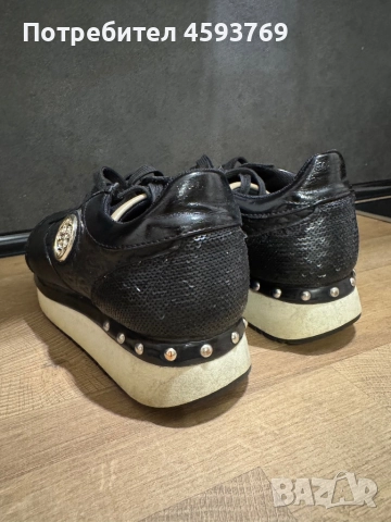 Кецове Guess, снимка 2 - Кецове - 51704614