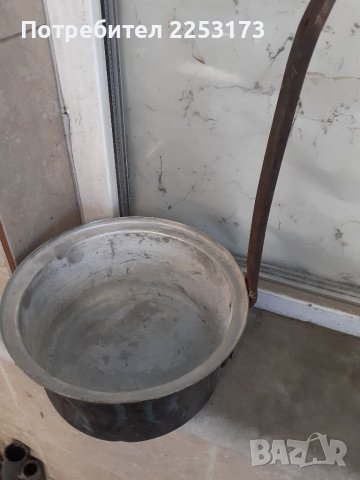 Дълбок меден тиган с желязна дръжка