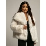 Дамско бяло палто с еко-косъм и голяма яка, снимка 2