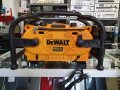 Строително радио DeWALT DC011-GB/QW В отлично техническо и визуално състояние., снимка 11