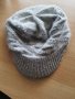 Дамски зимни шапки , снимка 1 - Шапки - 35410253