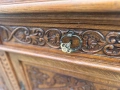Масивна ретро креденца / бюфет с дърворезба и заключващи се чекмеджета, снимка 7