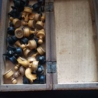 шах в дървена кутия и магнитни фигури за шах. , снимка 7 - Антикварни и старинни предмети - 44444369