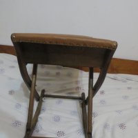 Антикварно сгъваемо столче за крака, снимка 4 - Антикварни и старинни предмети - 42541060