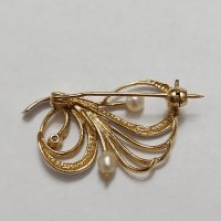 Златна брошка с естествени перли, снимка 6 - Колиета, медальони, синджири - 44363963