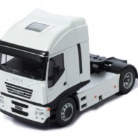 IVECO Stralis 480 2012 Влекач - мащабен модел мащаб 1:43 на IXO метален в луксозна PVC дисплей-кейс, снимка 1 - Колекции - 38303900