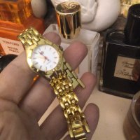 Нов позлатен дамски часовник , снимка 1 - Дамски - 44277755