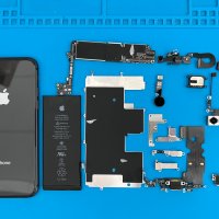 iPhone 8 на части , снимка 1 - Резервни части за телефони - 40499990