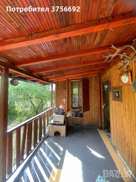 Парцел с постройка на 46км от София, снимка 1