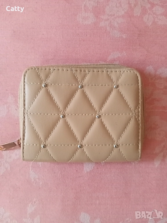 Дамско бежово портмоне , снимка 1