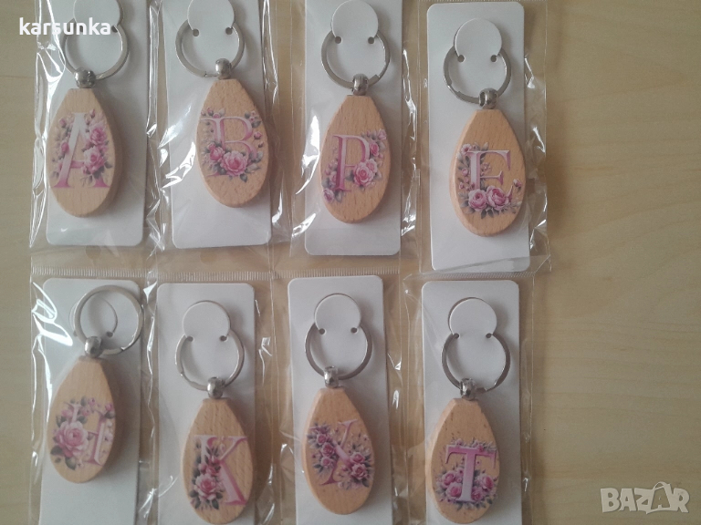 Дървени ключодържатели с букви, снимка 1