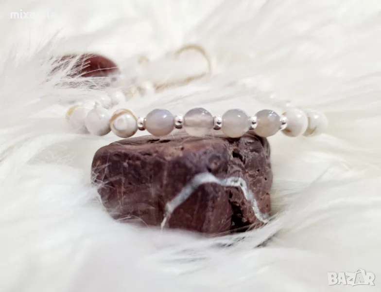 Гривна със сребърни елементи и естествени камъни , снимка 1