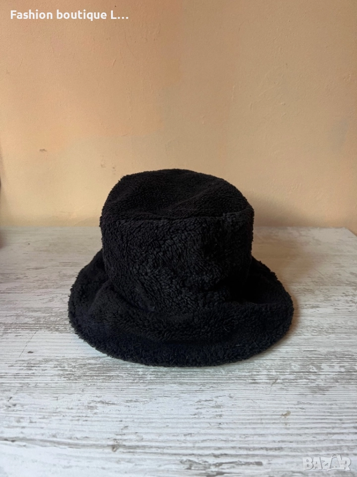 Дамска кръгла черна пухена шапка 🖤, снимка 1