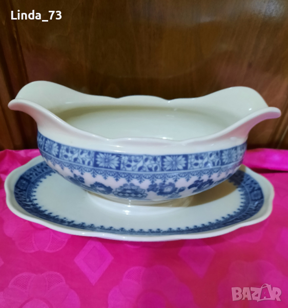 Голяма сосиера с излята чинийка - тип ладия-синята гама. Цвят-ванилия. Маркирана - "KPM" - Germany. , снимка 1