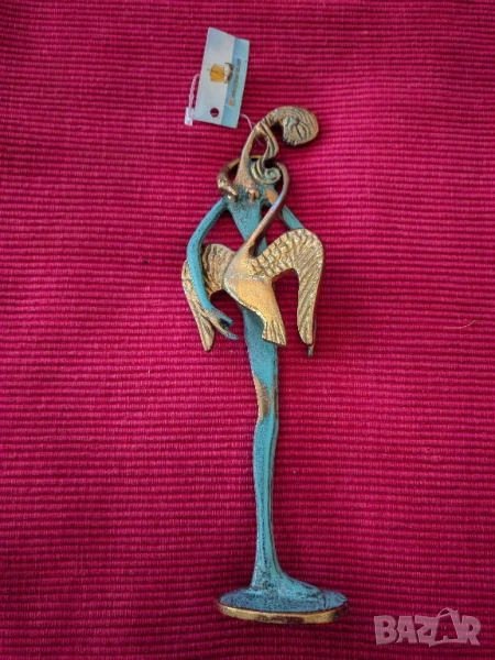 Статуетка Леда с лебед,гръцка царица на древногръцкия град Спарта. , снимка 1