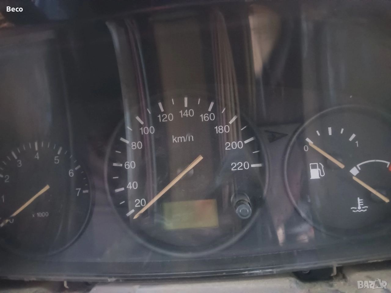 табло с километраж , снимка 1