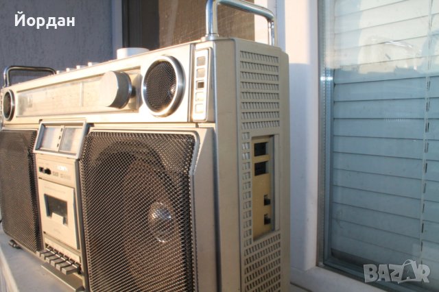 Радио касетофон ''Crown CSC 980 L'', снимка 9 - Радиокасетофони, транзистори - 44436003