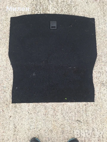 Декоративна Кора Във Багажника Над Гумата от Mercedes C-Class W205 от 2014-2021 Година , снимка 2 - Части - 50468614