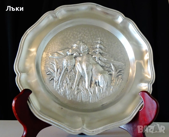 Калаена чиния с ловна картина,Куче с фазан. 