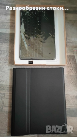 Клавиатура с калъф за iPad Pro 13 (2024)