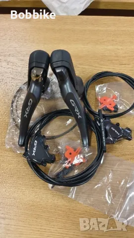 Команди Спирачки/Скорости: SHIMANO GRX ST-RX810/820 + BR-RX810/820/ 1x11-speed