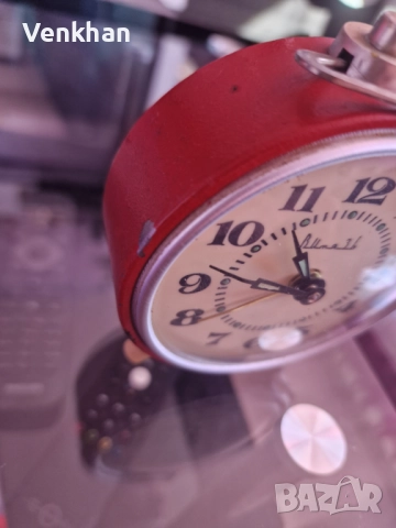 Стар Руски будилник-Витяз., снимка 2 - Антикварни и старинни предмети - 51581963