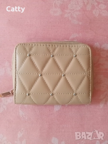 Дамско бежово портмоне 