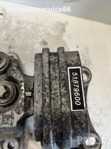 Ляв тампон на двигателя за Alfa Romeo Giulietta 1.6 M-Jet (2015) – 51879600, снимка 2 - Части - 53211838