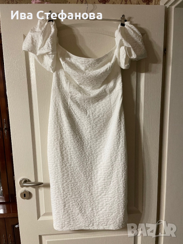 Нова елегантна миди дължина  еластична парти коктейлна бяла рокля буфан ръкав , снимка 5 - Рокли - 44751716