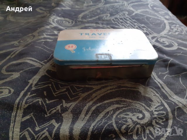 Кутия от стара аптечка на Johnson