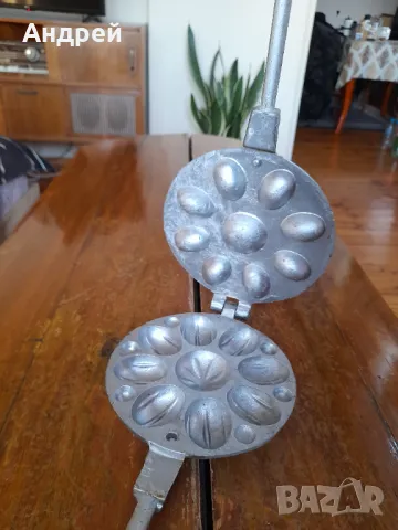 Стар уред,форма за печене на сладки,Орехчета #5, снимка 4 - Други ценни предмети - 49087924