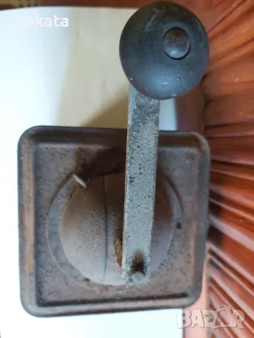 Стара кафемелачка, снимка 8 - Антикварни и старинни предмети - 48715752